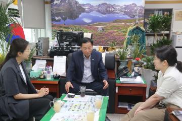 서울신문 기자 방문